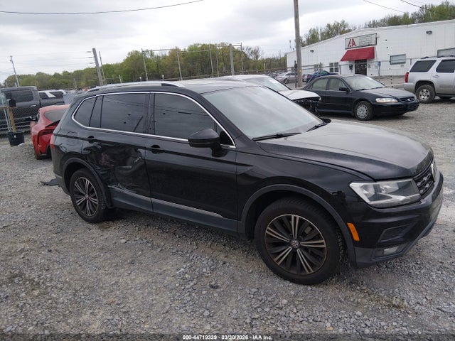 2018 Volkswagen Tiguan 2.0t Se/2.0t Sel მანქანა იყიდება აუქციონზე, vin: 3VV2B7AX4JM214545, აუქციონის ნომერი: 44719339