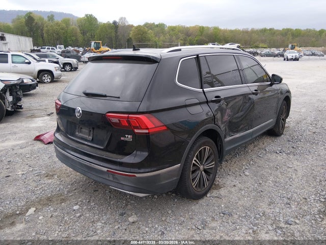 2018 VOLKSWAGEN TIGUAN 3VV2B7AX4JM214545 Photo 3