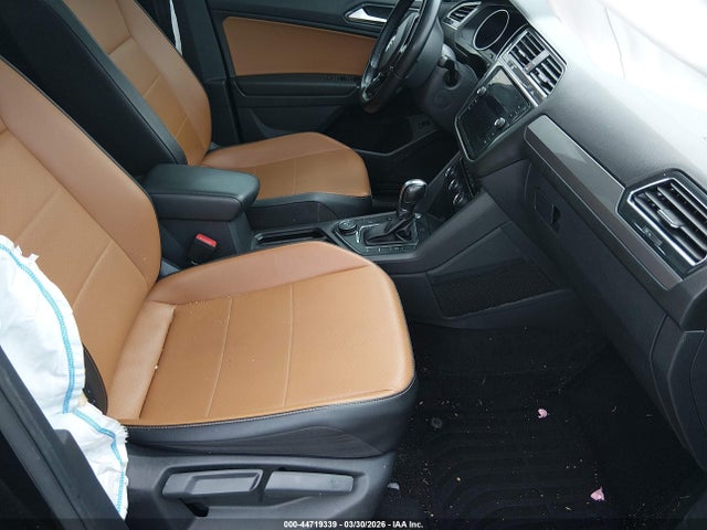 2018 VOLKSWAGEN TIGUAN 3VV2B7AX4JM214545 Photo 4