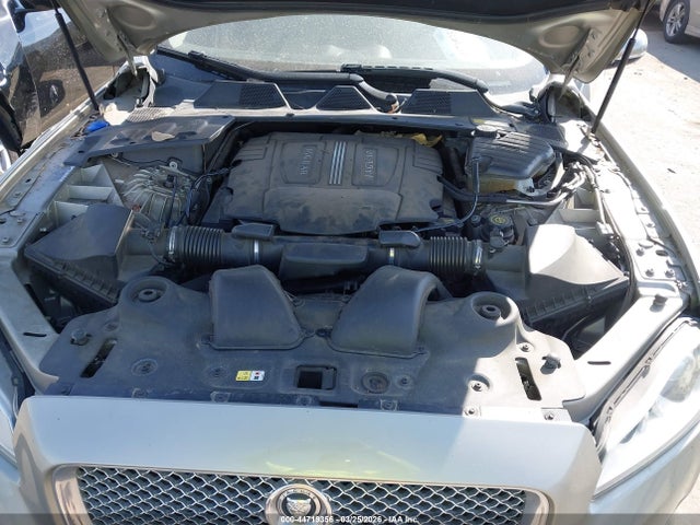 2011 JAGUAR XJ SAJWA2GB5BLV05318 Photo 9