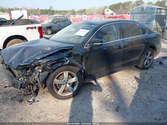 1VWBV7A36FC082185 Volkswagen Passat 2.0l Tdi Se