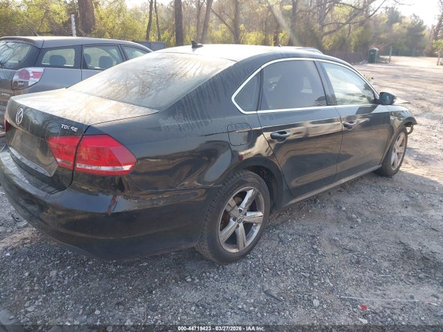 1VWBV7A36FC082185 Volkswagen Passat 2.0l Tdi Se