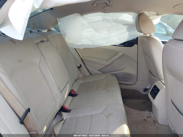 1VWBV7A36FC082185 Volkswagen Passat 2.0l Tdi Se