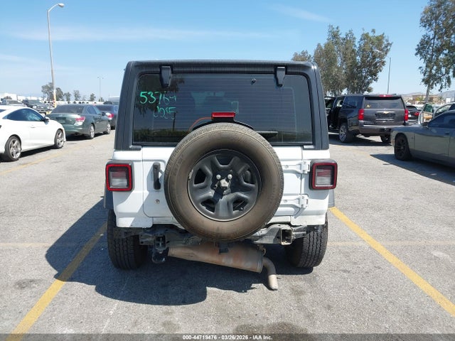 1C4HJXDN8JW232522 Jeep Wrangler Unlimited Sport 4x4