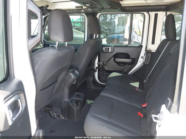 1C4HJXDN8JW232522 Jeep Wrangler Unlimited Sport 4x4