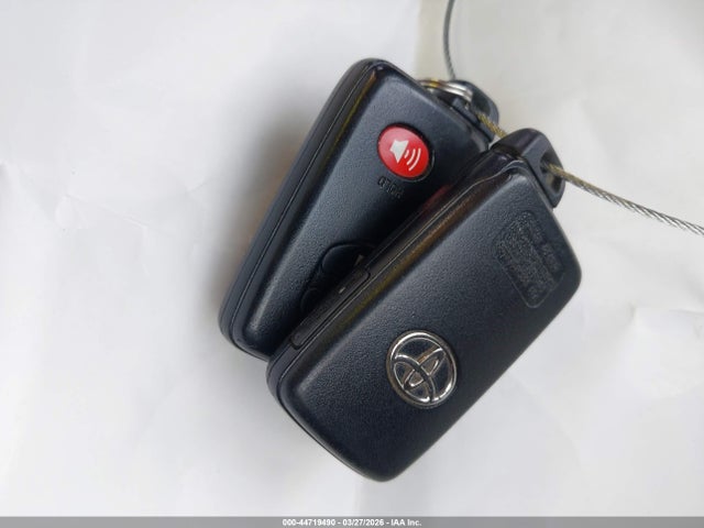 JTDZN3EU4FJ034421 Toyota Prius V Four