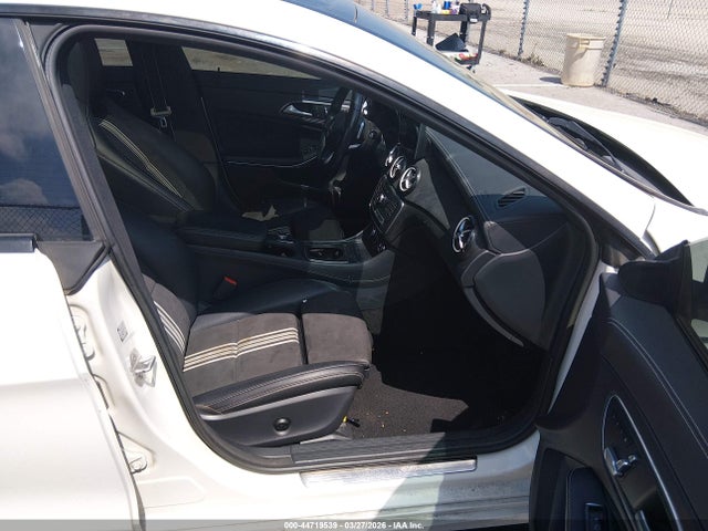 WDDSJ4GB3JN535807 Mercedes-Benz CLA 250 4MATIC