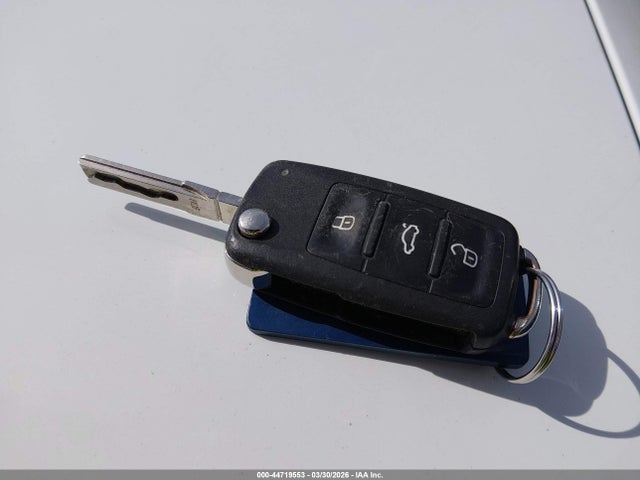 1VWAT7A39GC041150 Volkswagen Passat 1.8t S