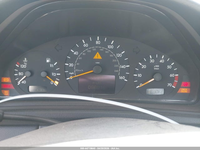 44719640 :رقم المزاد ، WDBLK65G92T124798 vin ، 2002 Mercedes-benz Clk 320 مزاد بيع