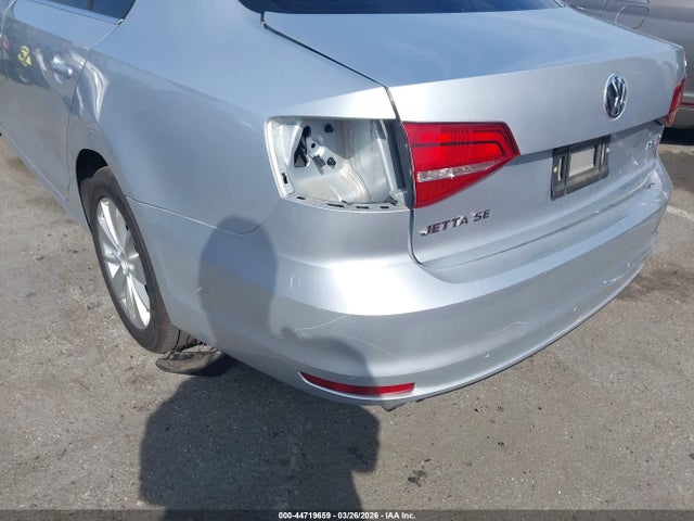 3VWD17AJ4FM401956 Volkswagen Jetta 1.8t Se