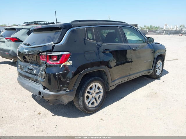 2019 JEEP COMPASS 3C4NJCAB5KT743652 Photo 3