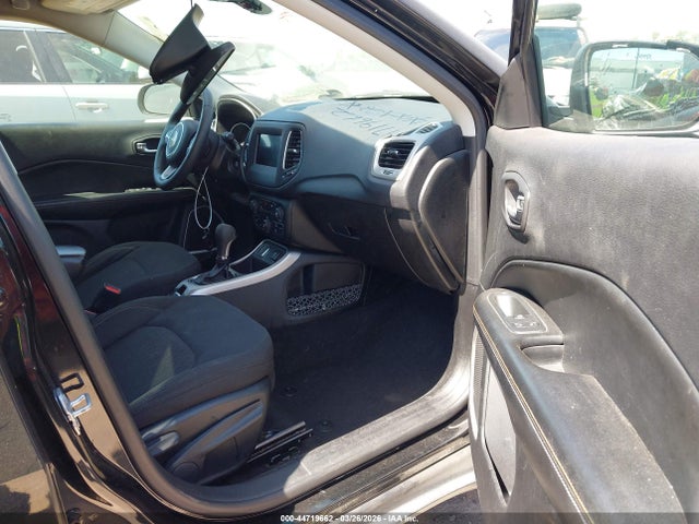 2019 JEEP COMPASS 3C4NJCAB5KT743652 Photo 4