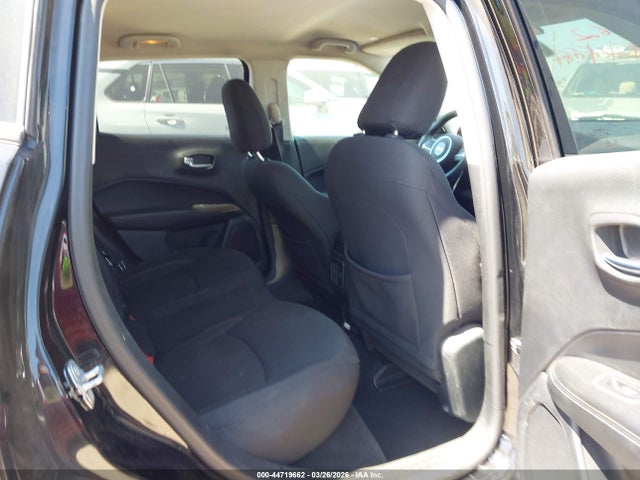 2019 JEEP COMPASS 3C4NJCAB5KT743652 Photo 7
