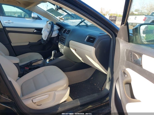 44719694 :رقم المزاد ، 3VWDX7AJ2CM352198 vin ، 2012 Volkswagen Jetta 2.5l Se مزاد بيع