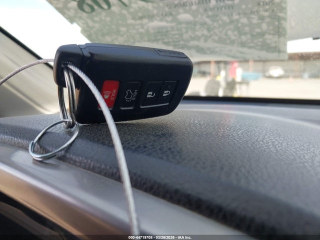 2018 TOYOTA RAV4 HYBRID JTMDJREV0JD243356 Photo 10