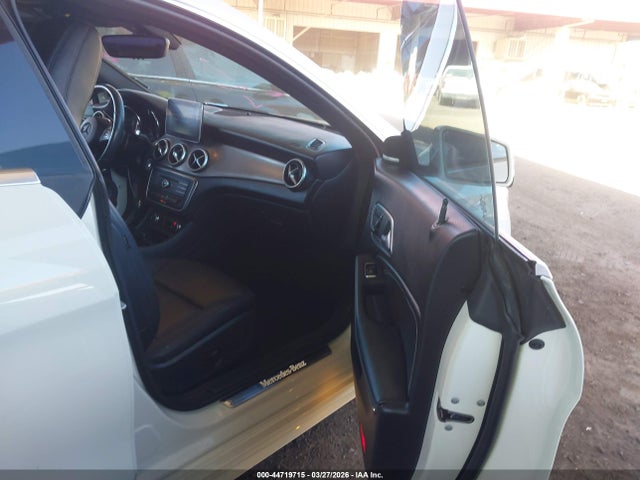2015 MERCEDES-BENZ CLA 250 WDDSJ4EB2FN172507 Photo 4