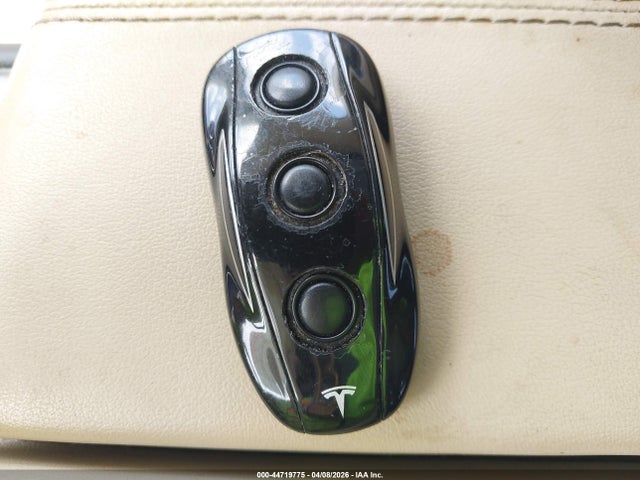 2014 TESLA MODEL S 5YJSA1H11EFP40593 Photo 10