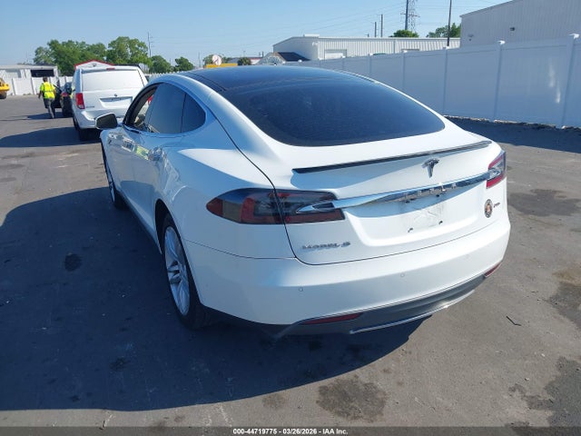 2014 TESLA MODEL S 5YJSA1H11EFP40593 Photo 2