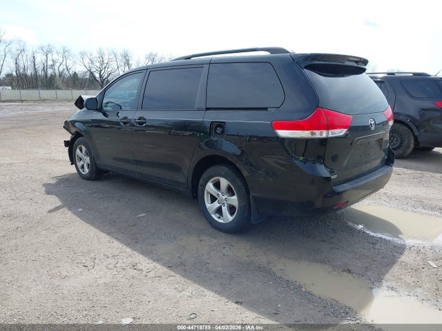 44719785 :رقم المزاد ، 5TDKK3DC2BS154993 vin ، 2011 Toyota Sienna Le V6 مزاد بيع
