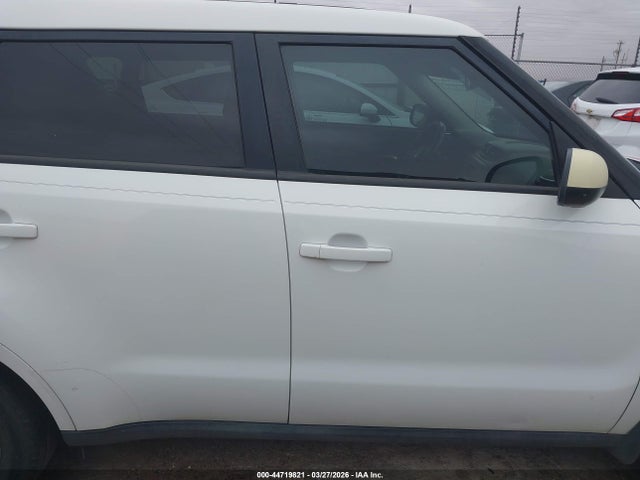 Продаж на аукціоні авто 2015 Kia Soul, vin: KNDJN2A21F7149891, номер лоту: 44719821