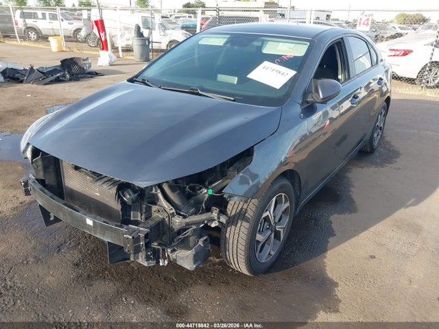 3KPF24ADXME315317 KIA Forte Lxs