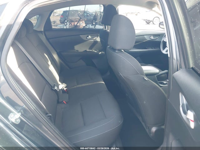 3KPF24ADXME315317 KIA Forte Lxs