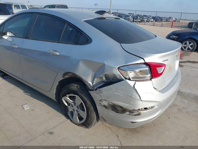 1G1BC5SM0J7218647 Chevrolet Cruze Ls Auto