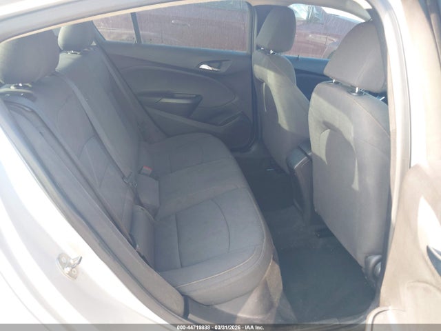 1G1BC5SM0J7218647 Chevrolet Cruze Ls Auto
