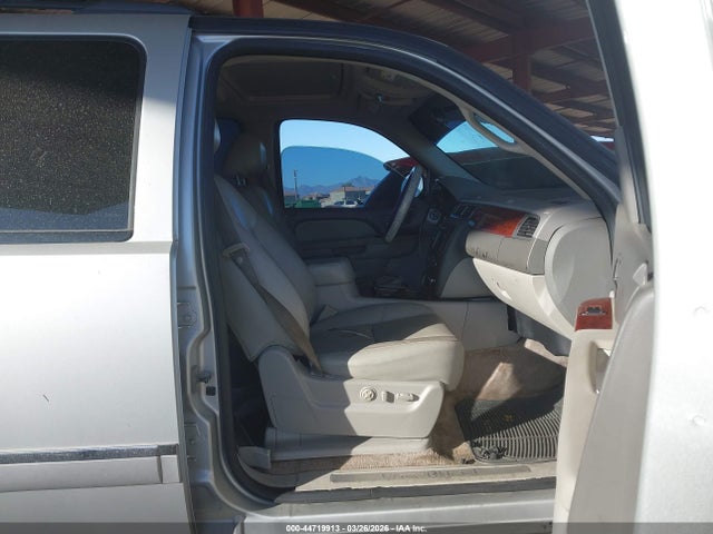 Продаж на аукціоні авто 2010 Chevrolet Tahoe Ltz, vin: 1GNUCCE04AR223276, номер лоту: 44719913