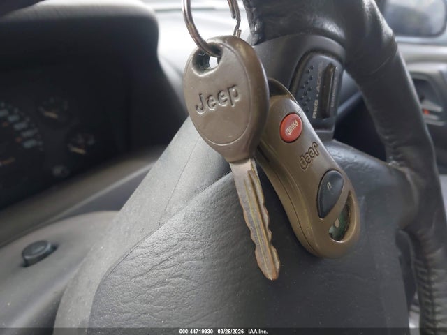 Продажа на аукционе авто 2002 Jeep Grand Cherokee Sport, vin: 1J4GX38S02C179766, номер лота: 44719930