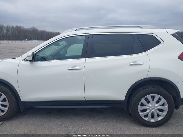 2017 Nissan Rogue S მანქანა იყიდება აუქციონზე, vin: 5N1AT2MVXHC812909, აუქციონის ნომერი: 44719953