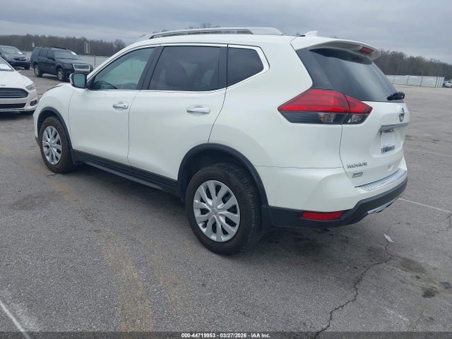 2017 Nissan Rogue S მანქანა იყიდება აუქციონზე, vin: 5N1AT2MVXHC812909, აუქციონის ნომერი: 44719953