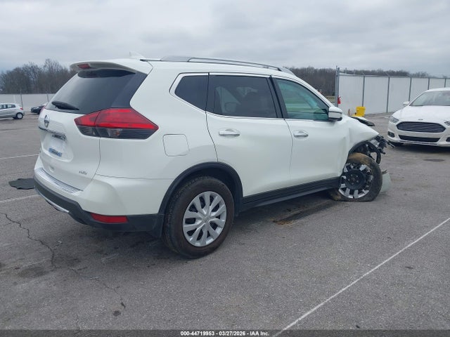 2017 Nissan Rogue S მანქანა იყიდება აუქციონზე, vin: 5N1AT2MVXHC812909, აუქციონის ნომერი: 44719953