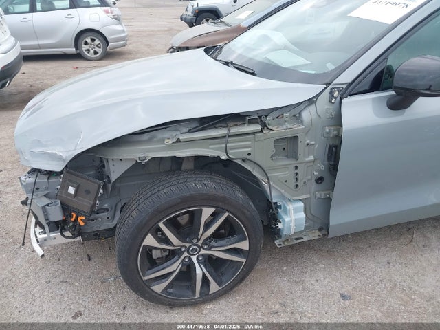 44719978 :رقم المزاد ، 7JRL12FK1RG322134 vin ، 2024 Volvo S60 B5 Core Dark Theme مزاد بيع