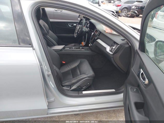 44719978 :رقم المزاد ، 7JRL12FK1RG322134 vin ، 2024 Volvo S60 B5 Core Dark Theme مزاد بيع