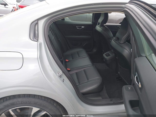 44719978 :رقم المزاد ، 7JRL12FK1RG322134 vin ، 2024 Volvo S60 B5 Core Dark Theme مزاد بيع