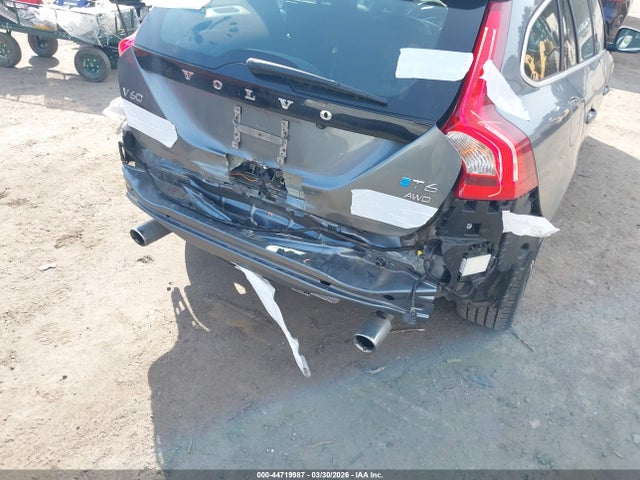 YV149MSS8H1373557 Volvo V60 T6 R-design Platinum