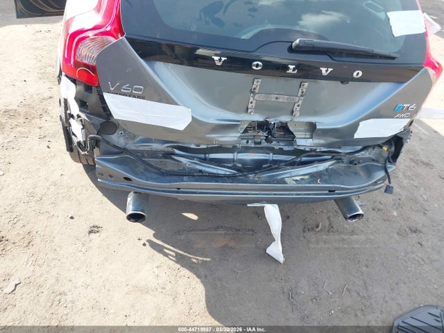YV149MSS8H1373557 Volvo V60 T6 R-design Platinum