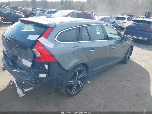 YV149MSS8H1373557 Volvo V60 T6 R-design Platinum
