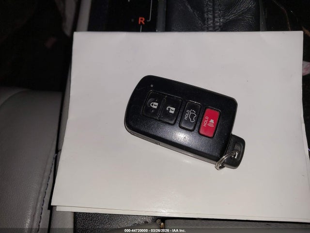 44720000 :رقم المزاد ، 5TDJKRFH6FS186925 vin ، 2015 Toyota Highlander Xle V6 مزاد بيع