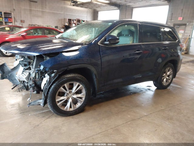 44720000 :رقم المزاد ، 5TDJKRFH6FS186925 vin ، 2015 Toyota Highlander Xle V6 مزاد بيع