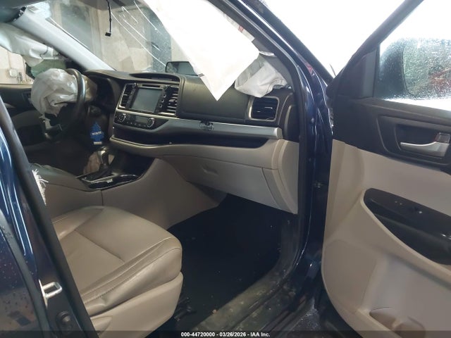 44720000 :رقم المزاد ، 5TDJKRFH6FS186925 vin ، 2015 Toyota Highlander Xle V6 مزاد بيع