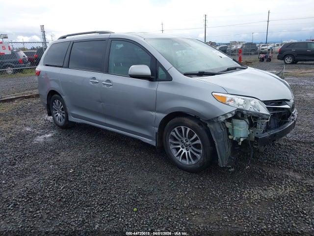 Toyota Sienna Xle Premium 8 Passenger 2018 5TDYZ3DCXJS935684 main image