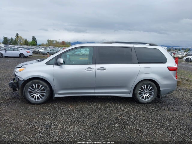 Продажа на аукционе авто 2018 Toyota Sienna Xle Premium 8 Passenger, vin: 5TDYZ3DCXJS935684, номер лота: 44720015