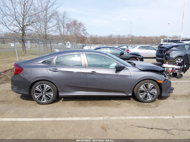 Продаж на аукціоні авто 2017 Honda Civic Ex-t, vin: 2HGFC1F32HH647243, номер лоту: 44720033
