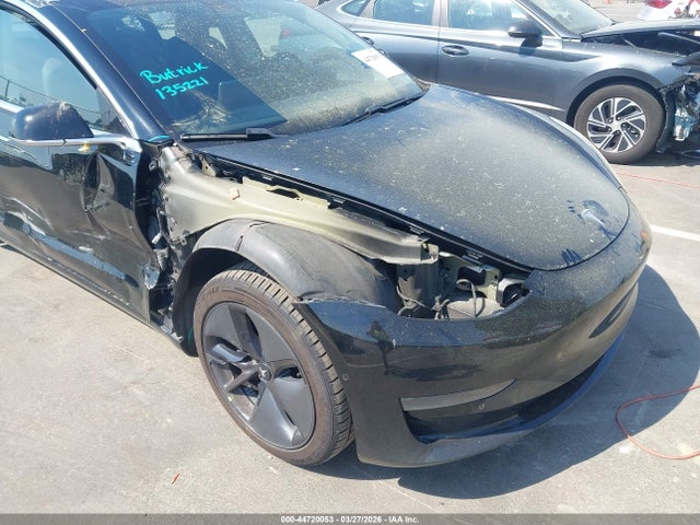 Продажа на аукционе авто 2018 Tesla Model 3, vin: 5YJ3E1EA4JF042177, номер лота: 44720053