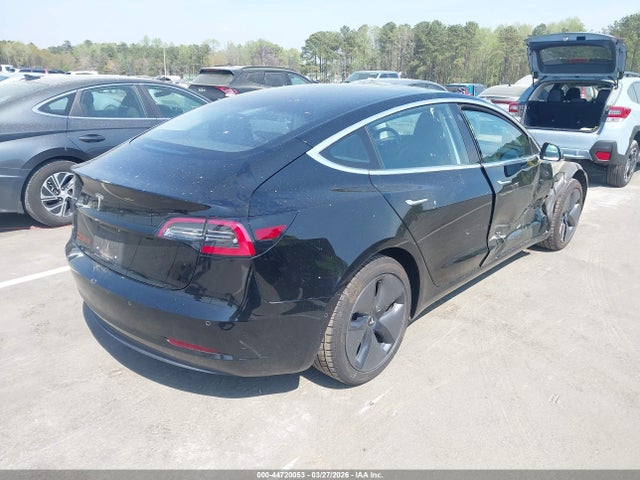 Продажа на аукционе авто 2018 Tesla Model 3, vin: 5YJ3E1EA4JF042177, номер лота: 44720053
