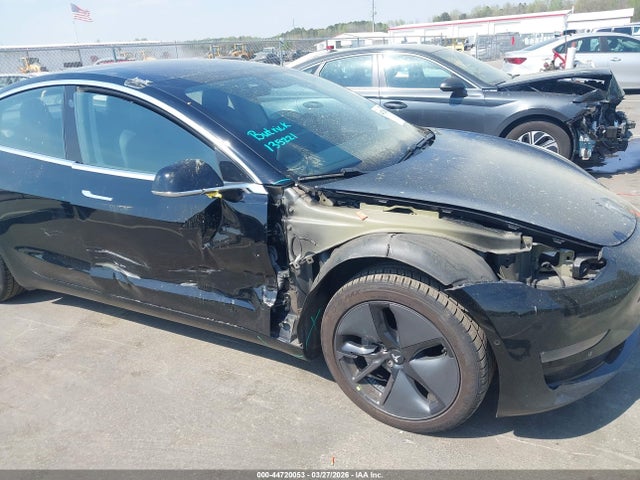 Продажа на аукционе авто 2018 Tesla Model 3, vin: 5YJ3E1EA4JF042177, номер лота: 44720053