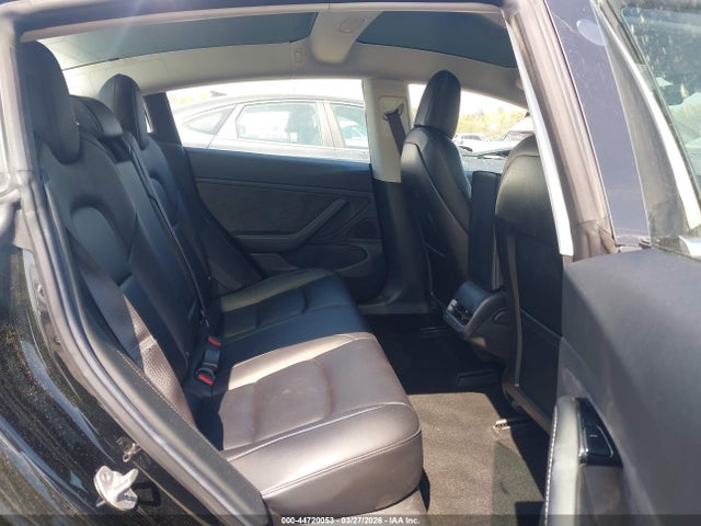 Продажа на аукционе авто 2018 Tesla Model 3, vin: 5YJ3E1EA4JF042177, номер лота: 44720053