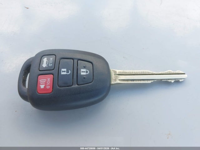 5YFBURHE8JP738377 Toyota COROLLA LE
